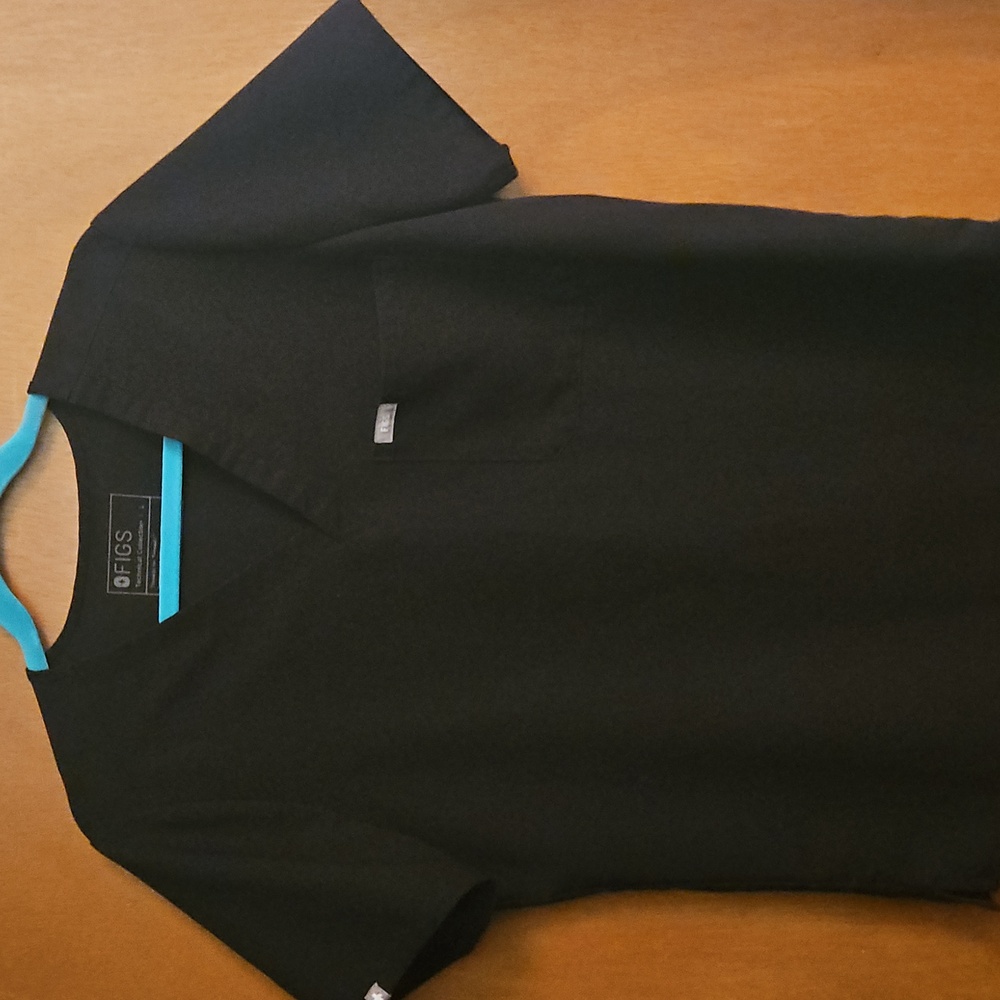 Figs Black V-Neck Scrubs Shirt Large